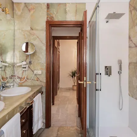 Encantadora Casa En El Casco Antiguo De Hébergement de vacances Marbellac