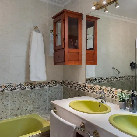 Encantadora Casa En El Casco Antiguo De *